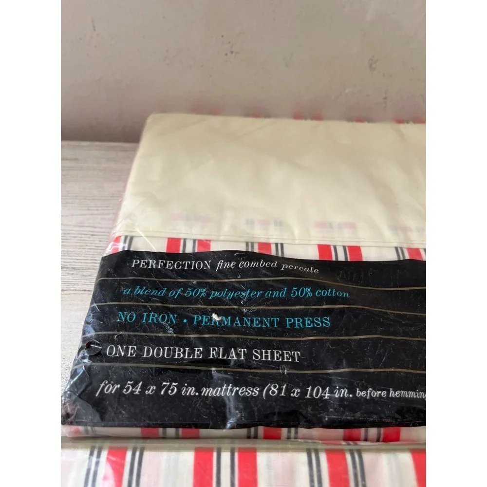 Fieldcrest NOS red/black/white striped full size sheet set vintage